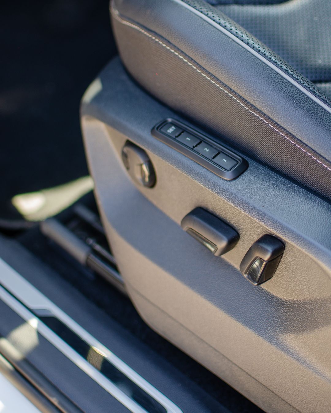 Volkswagen Tiguan R-Line 馃挜馃挘 - Imagen 11